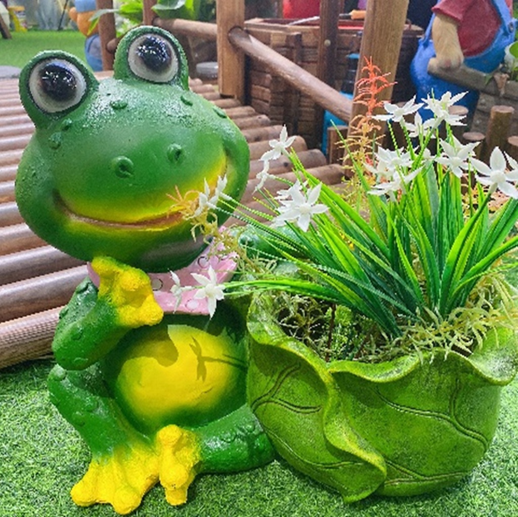 Resin frog 41x23x37cm