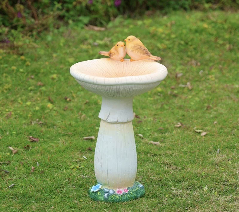 Resin Mushroom Ornament: 25x25x40cm