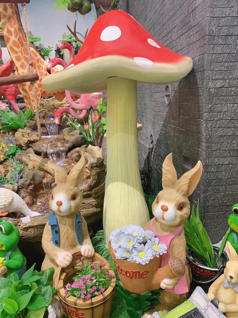 Resin Mushroom Ornament: 70x70x120cm